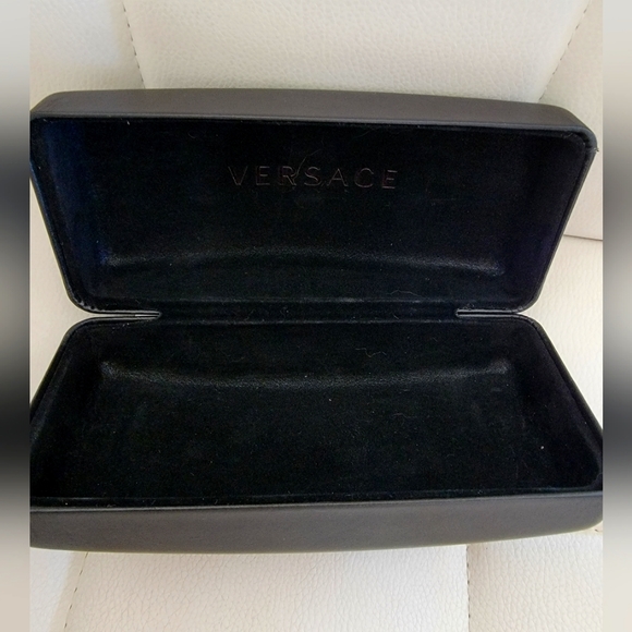 Versace leather bound hard sunglasses case - Picture 2 of 2